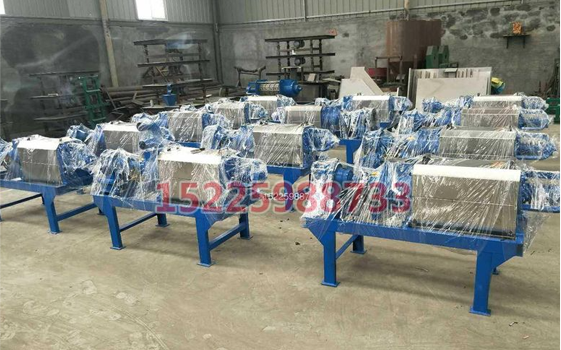 衛輝市孫杏村鎮嫩草视频畜牧機械設（shè）備廠